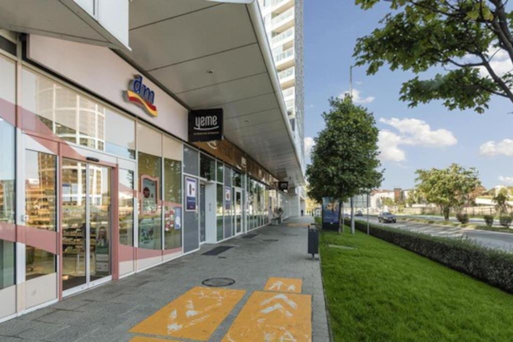 On The Danube, City Center, Free Parking Bratislava Luaran gambar